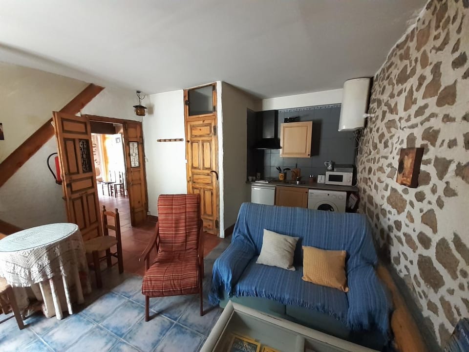 Kitchen or kitchenette, Living room, Photo of the whole room, Seating area, Dining area
