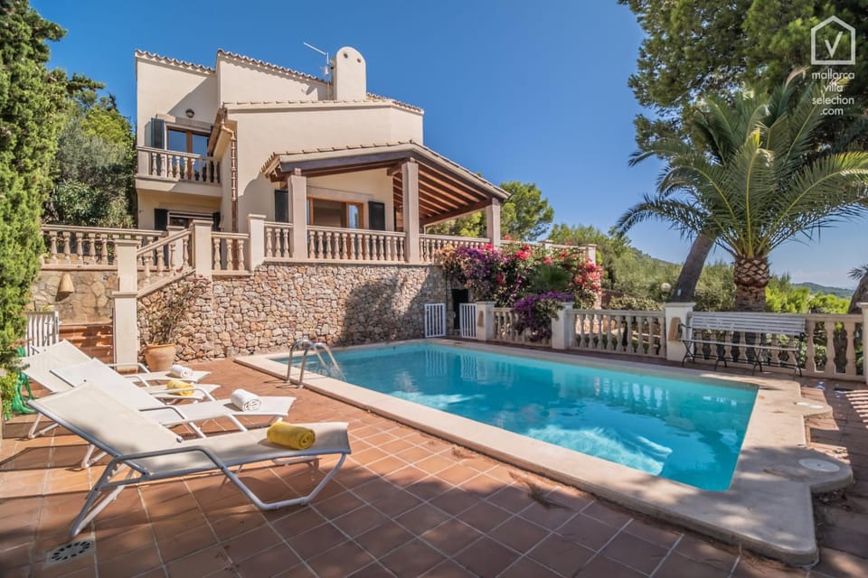 Property building, Swimming pool, Swimming pool