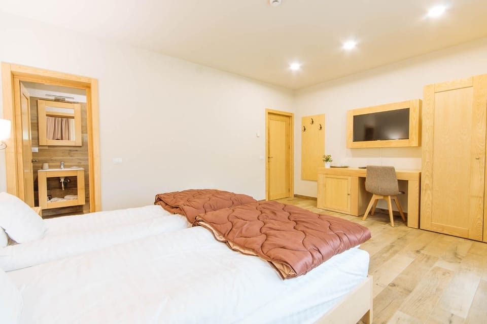 Comoara Rarăului Bed and Breakfast in Romania