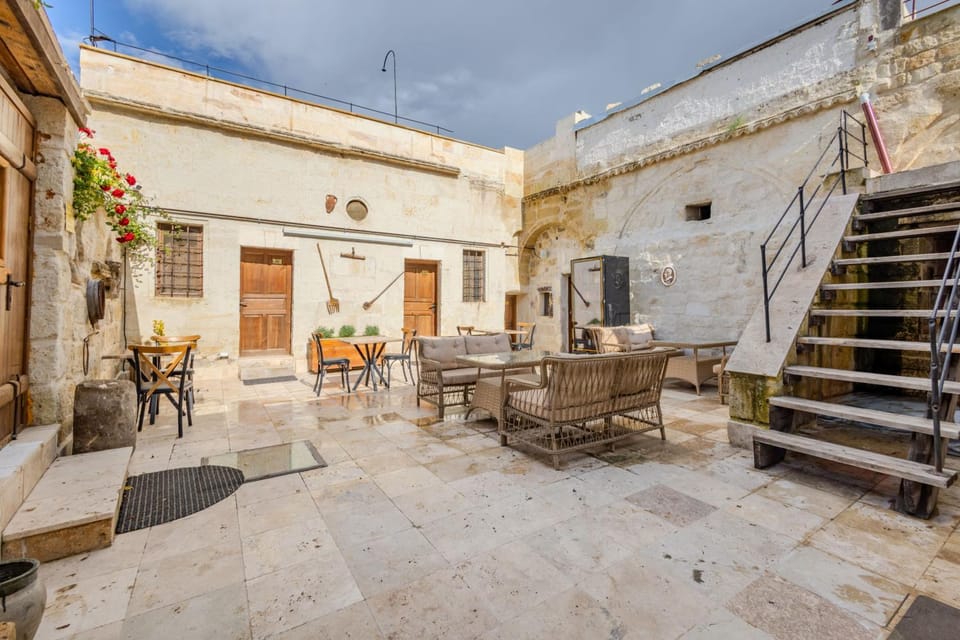 Property building, Seating area