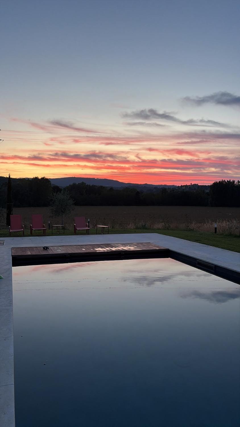 Fitness centre/facilities, Evening entertainment, Swimming pool, Entertainment, Entertainment, Sunset