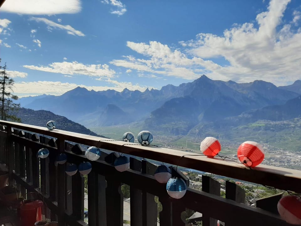 Balcony/Terrace, Mountain view