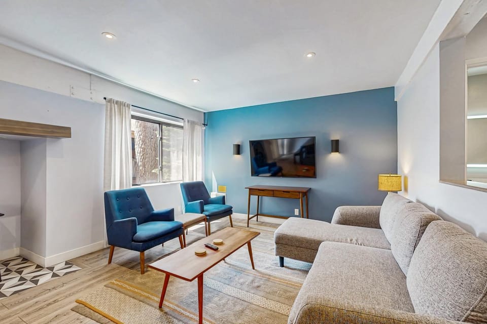 Mammoth Ski & Racquet 93K Apartment in Mammoth Lakes