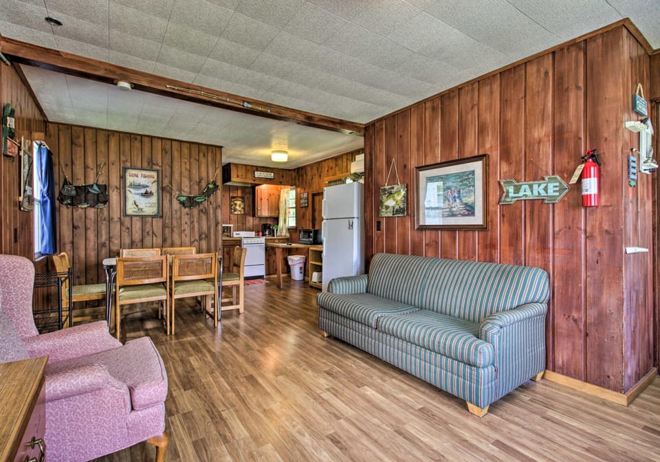 Dent Cabin on Star Lake w/ Dock, Deck, Dining Cabin in Minnesota