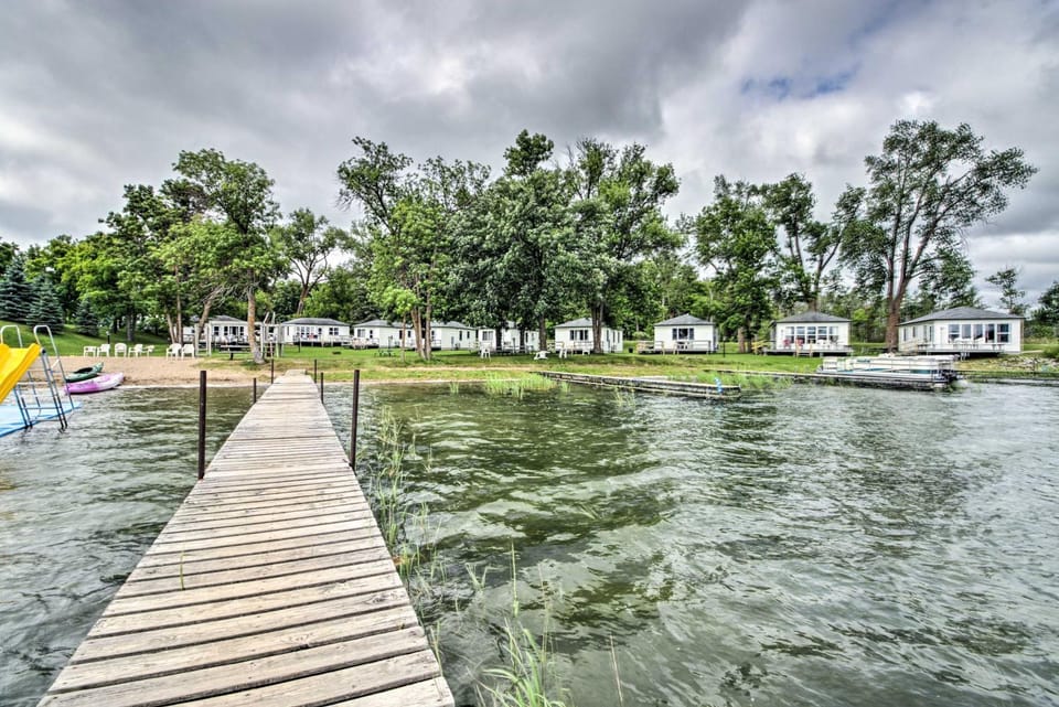 Dent Resort Cabin - Ultimate Star Lake Escape Cabin in Minnesota