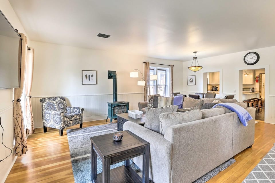 Close to Main St & Slopes: Breck Home w/ Hot Tub! House in Breckenridge