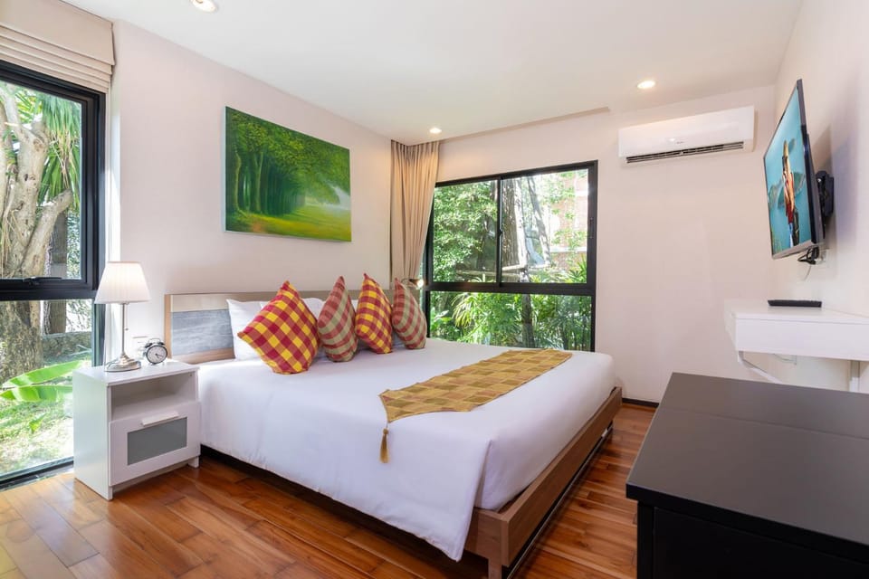 Bed, Bedroom