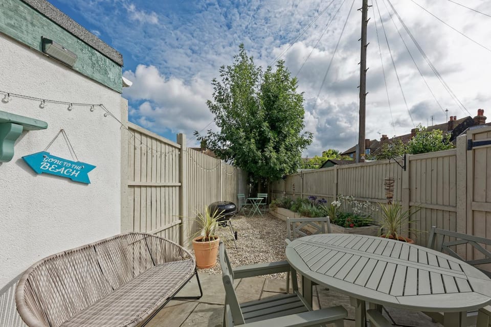 Patio, BBQ facilities, Garden, Seating area