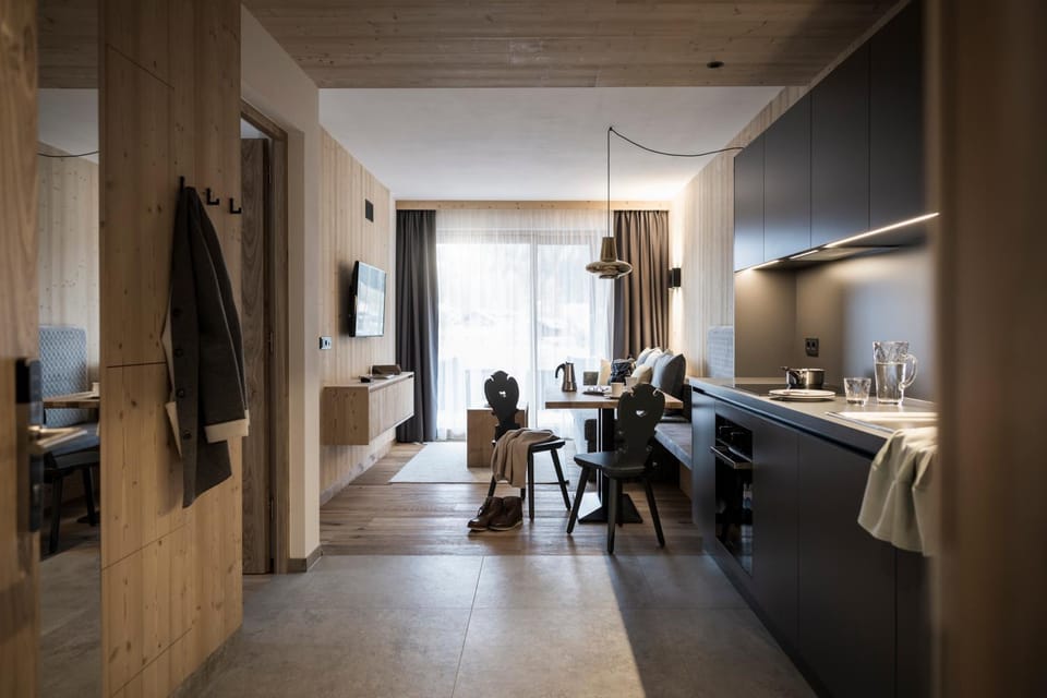 Kitchen or kitchenette, Living room