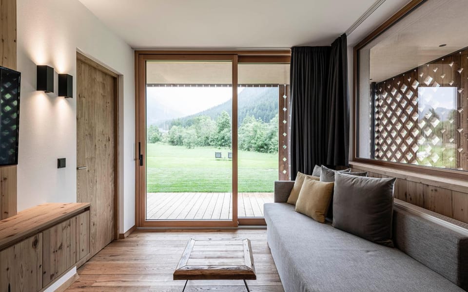 Living room, Garden view