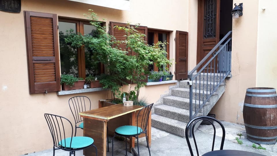 Patio, Restaurant/places to eat