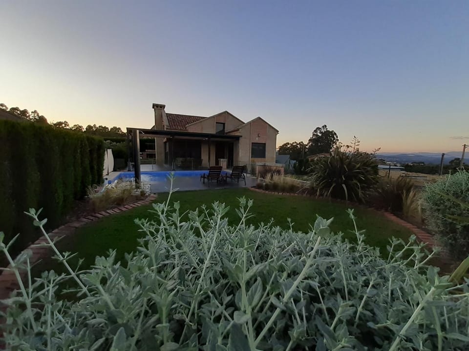Property building, Garden, Garden view, Sunrise