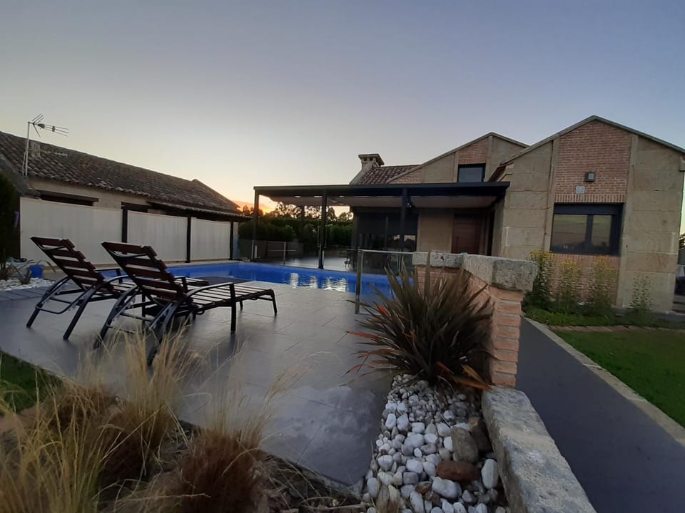 Property building, Facade/entrance, Swimming pool