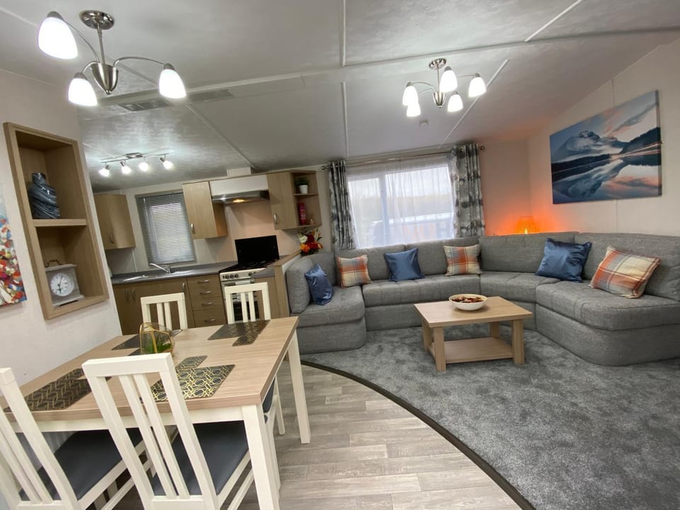 Boggy Creek - lodge with hot tub Villa in England