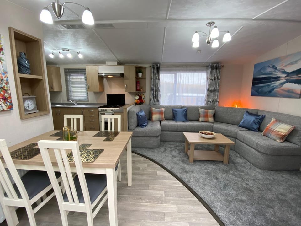 Boggy Creek - lodge with hot tub Villa in England