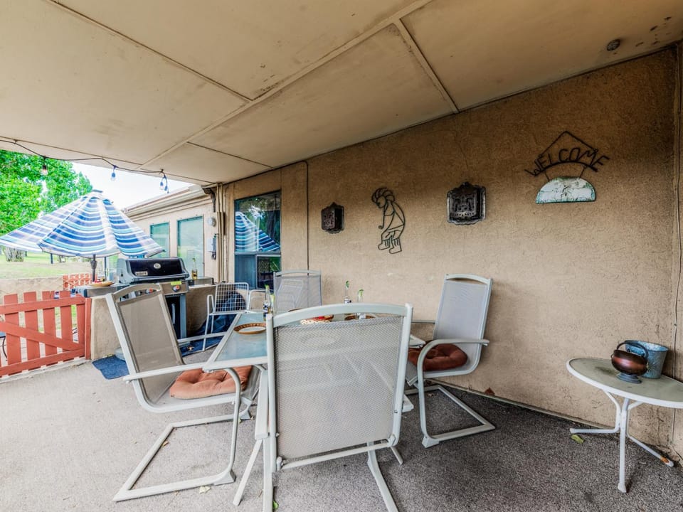 Patio, BBQ facilities, Seating area