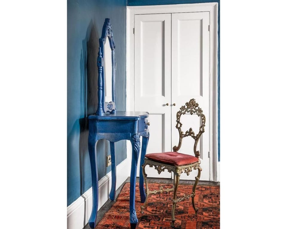 Seating area, Bedroom