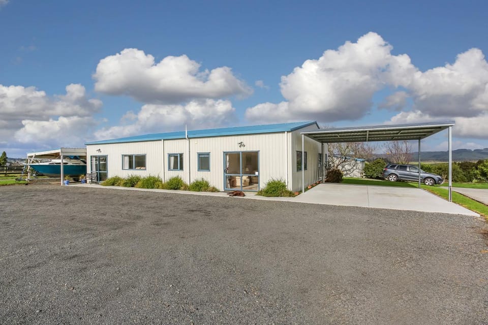 Self Contained Cottage Pukekohe Apartment in Waikato