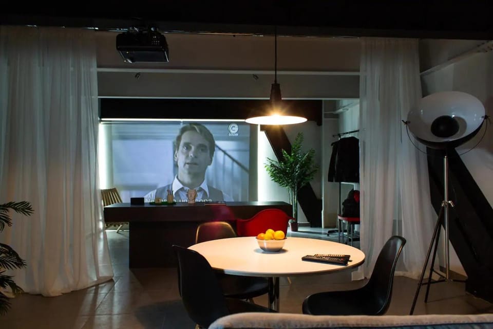 TV and multimedia, Living room, Seating area, Dining area, Evening entertainment