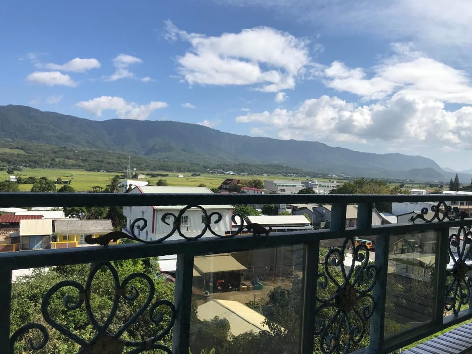 Balcony/Terrace, Mountain view
