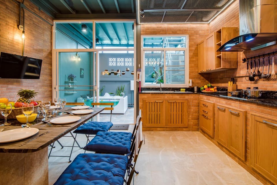Luxury City-Loft, just 9 minutes walk to the Beach House in Hua Hin District