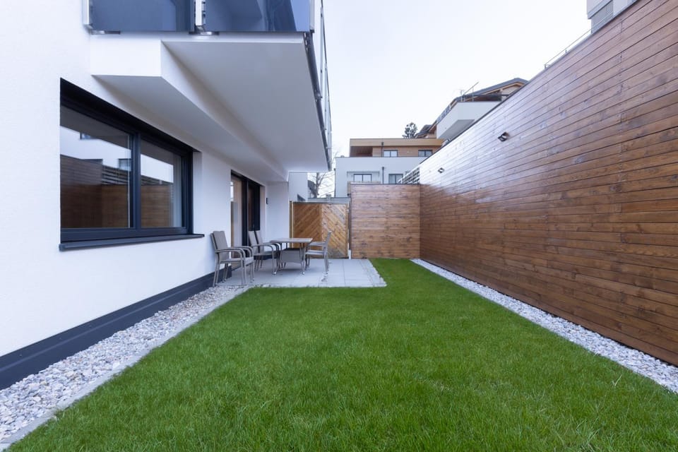 Off site, Garden