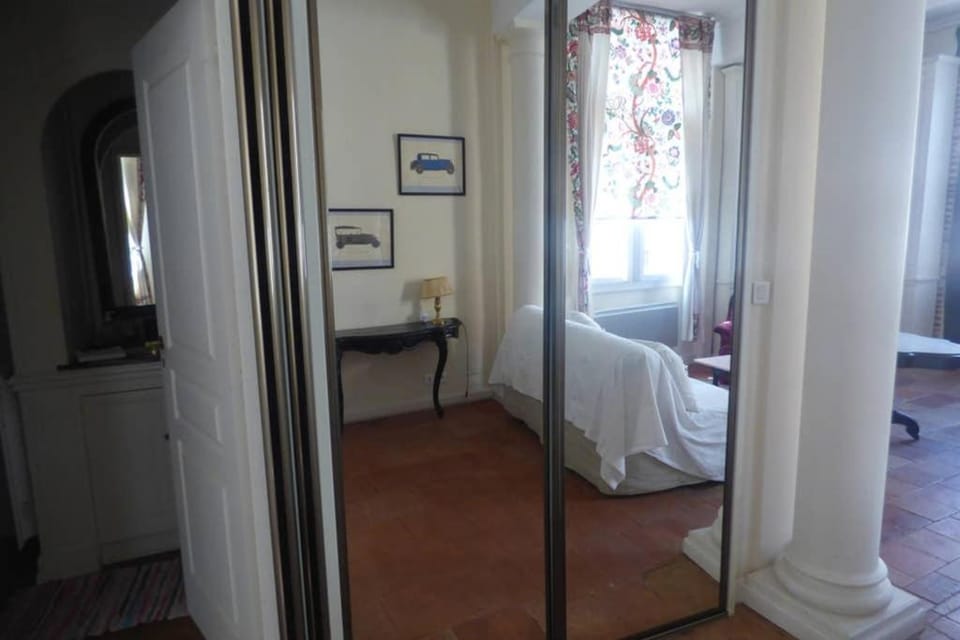 Logis de Sainte-Scarbes Apartment in Toulouse