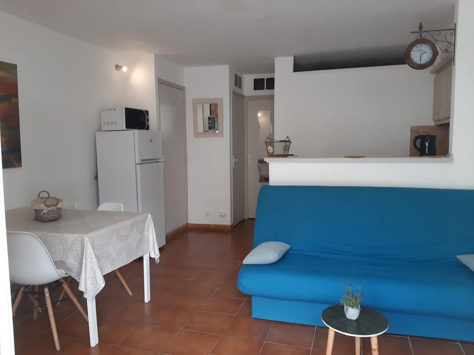 Appartement calme à deux pas de la mer Apartment in Saintes-Maries-de-la-Mer
