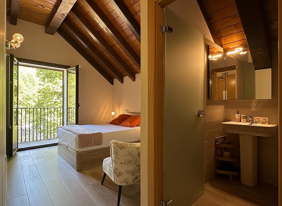 Bed, Bathroom, Bedroom