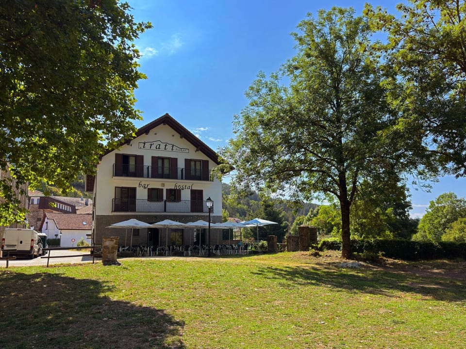 Property building, Restaurant/places to eat