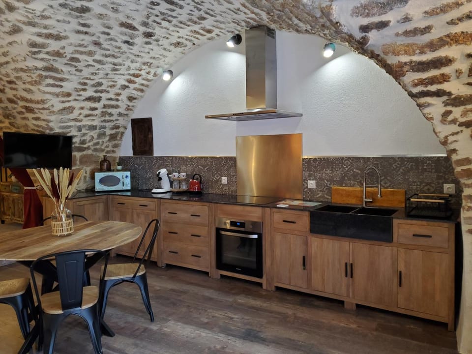Coffee/tea facilities, Kitchen or kitchenette, Dining area, minibar, pet friendly, stove, toaster