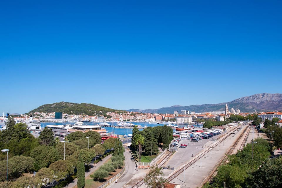 Property building, Patio, Patio, Bird's eye view, View (from property/room), Balcony/Terrace, Living room, City view, Garden view, Landmark view, Sea view, Street view, Inner courtyard view