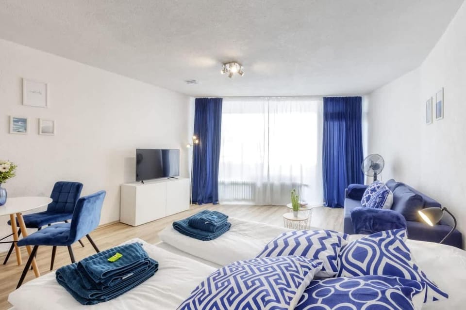 Communal lounge/ TV room, Seating area, Bedroom