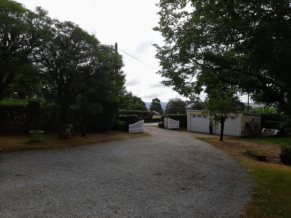 La Palatine chambre chez l habitant à 20 mn de Rodez Vacation rental in Auvergne-Rhône-Alpes