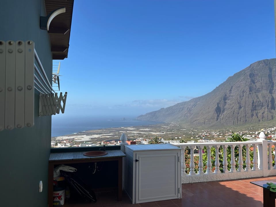 Natural landscape, View (from property/room), Balcony/Terrace, Sea view, washing machine