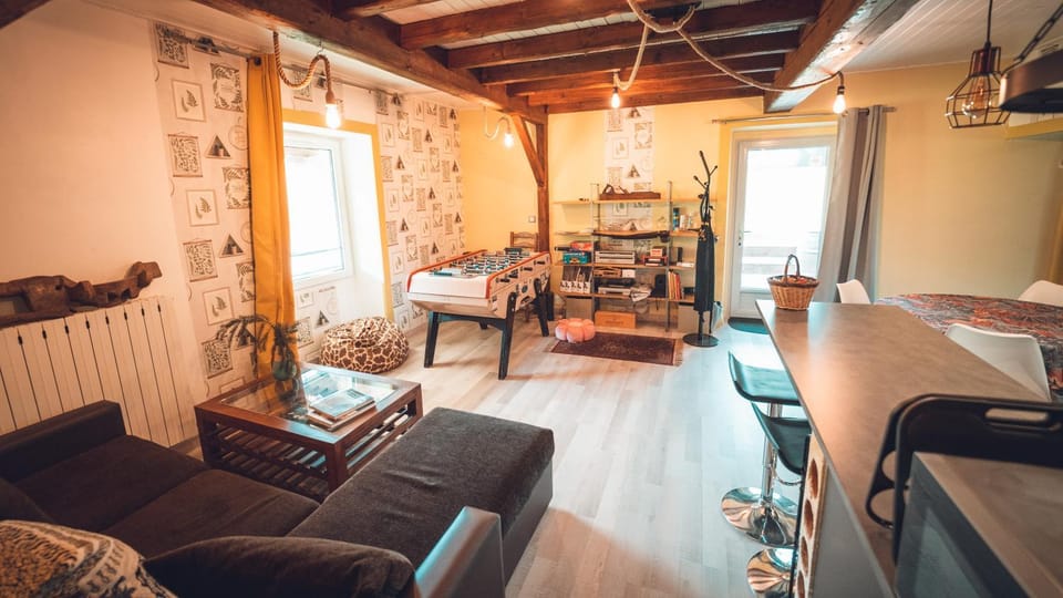 Living room, Lounge or bar