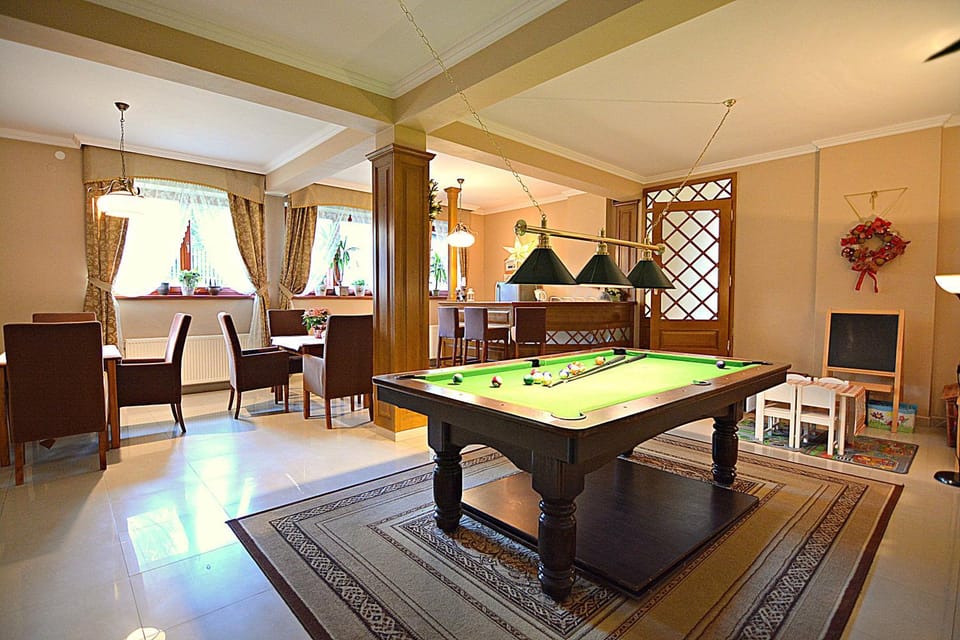 Communal lounge/ TV room
