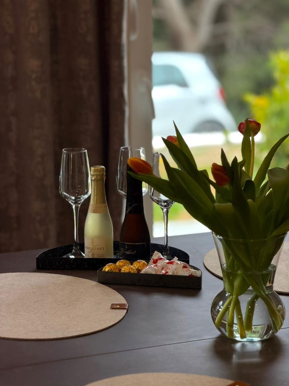 Food and drinks, Dining area