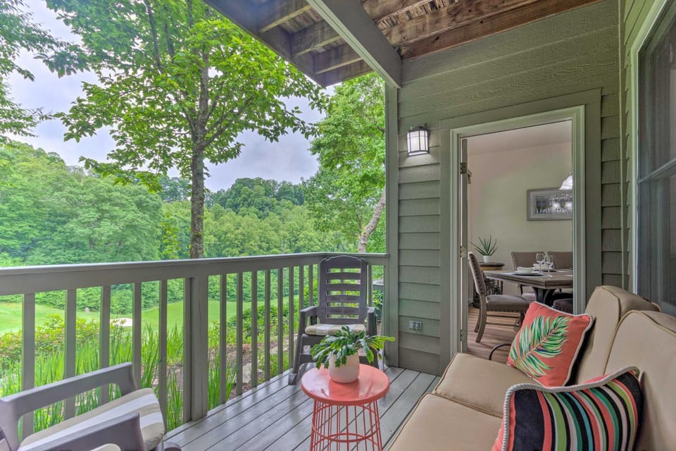 Blue Ridge Mtn Views: Condo w/ Furnished Balcony House in Tennessee