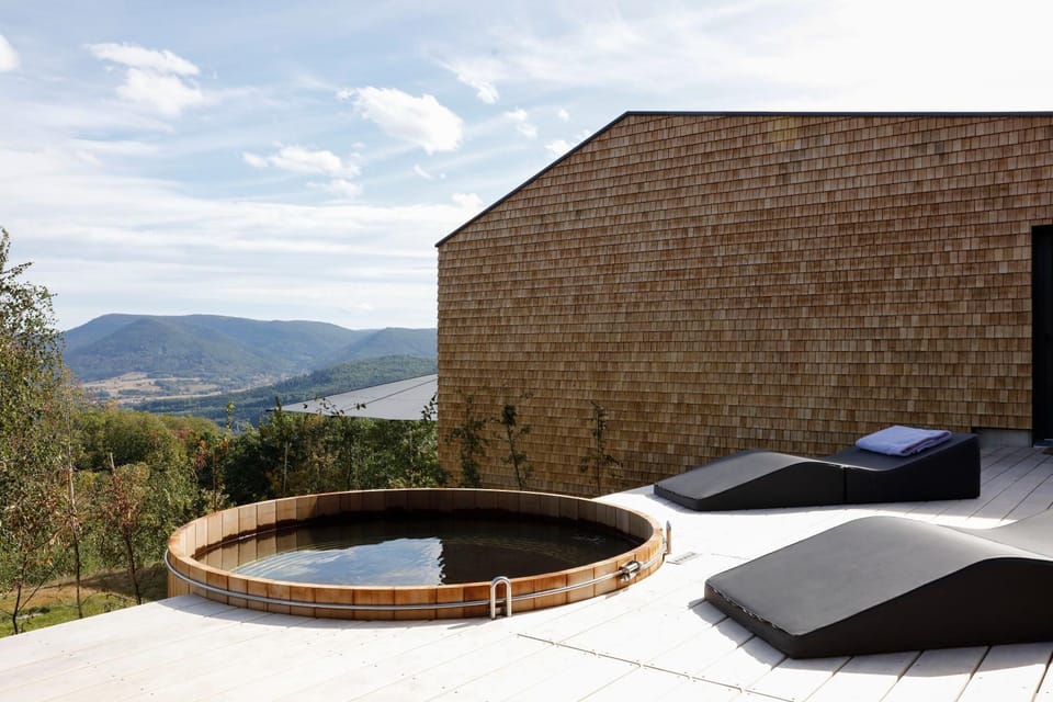 Patio, Natural landscape, Hot Tub, Mountain view, Open Air Bath