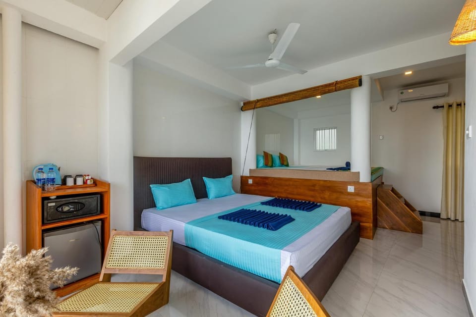 Photo of the whole room, Bedroom, air conditioner