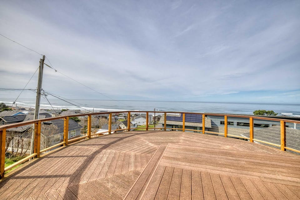 Shearwater House and Studio House in Lincoln City