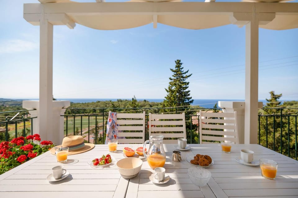 Day, Natural landscape, View (from property/room), Balcony/Terrace, Dining area