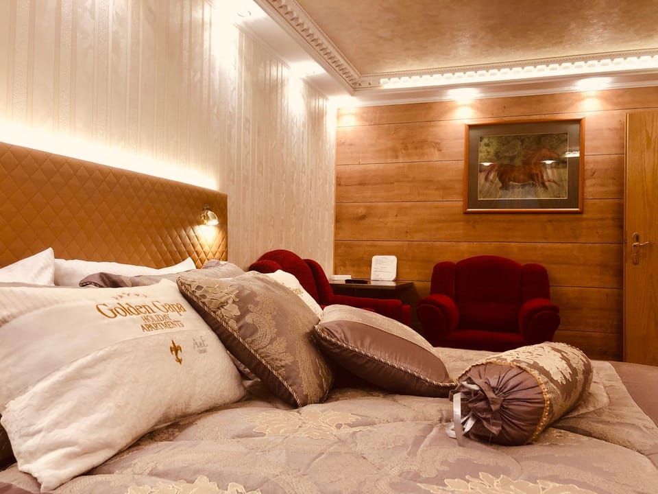 Seating area, Bedroom