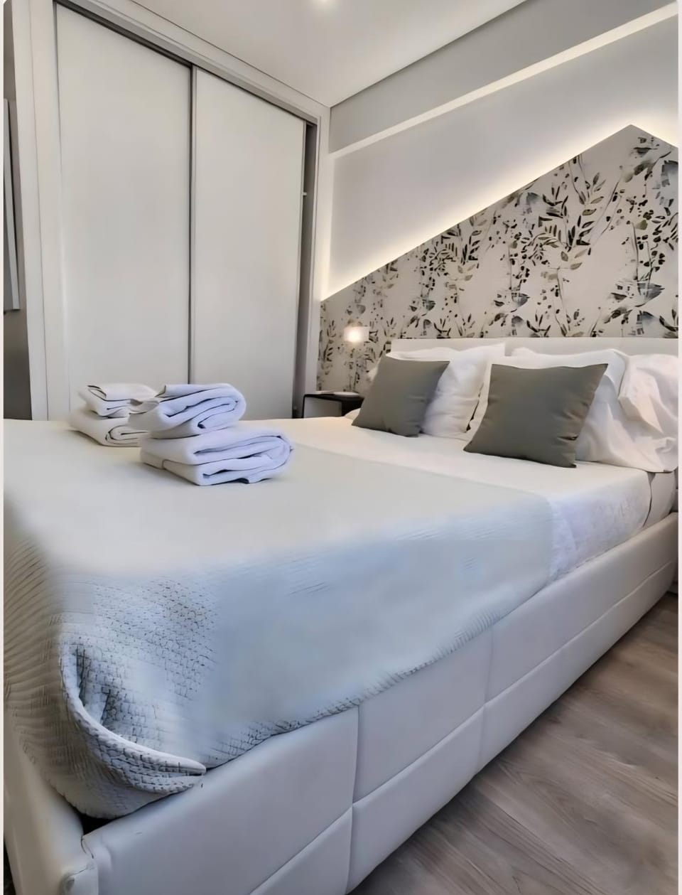 Bed, Decorative detail, Bedroom, towels, air conditioner