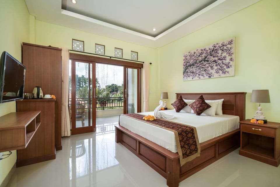 Bed, TV and multimedia, Balcony/Terrace, Photo of the whole room, Bedroom
