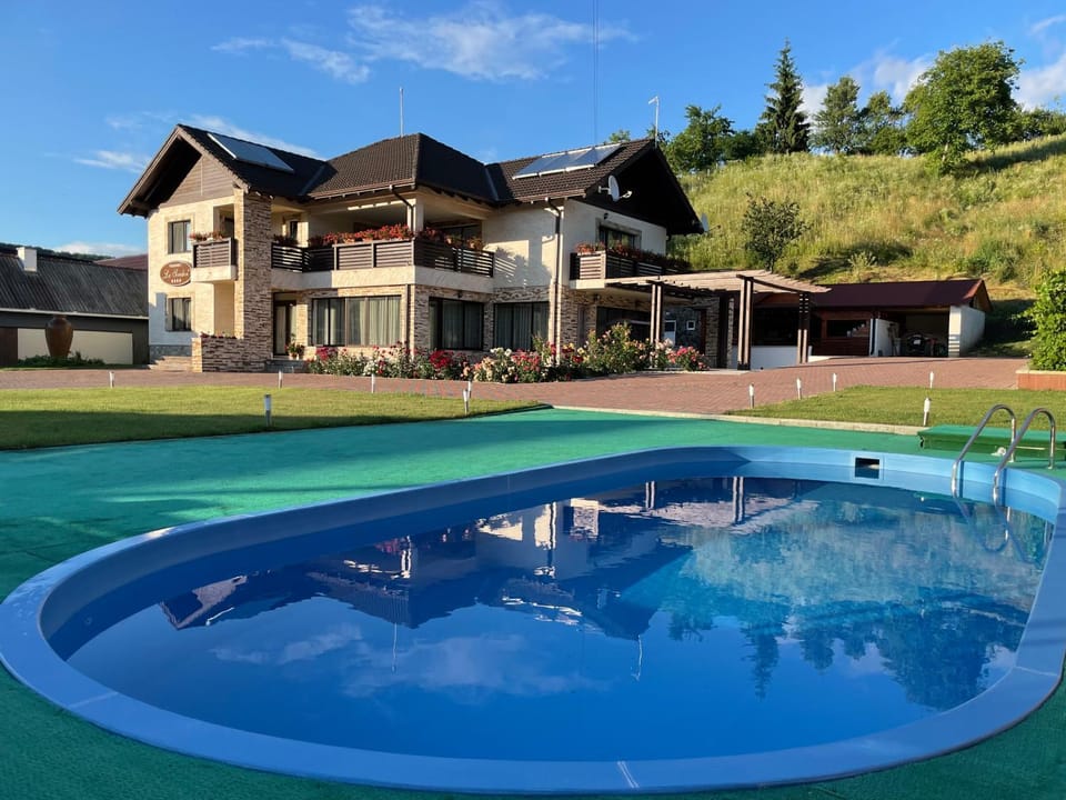 Natural landscape, Garden view, Swimming pool