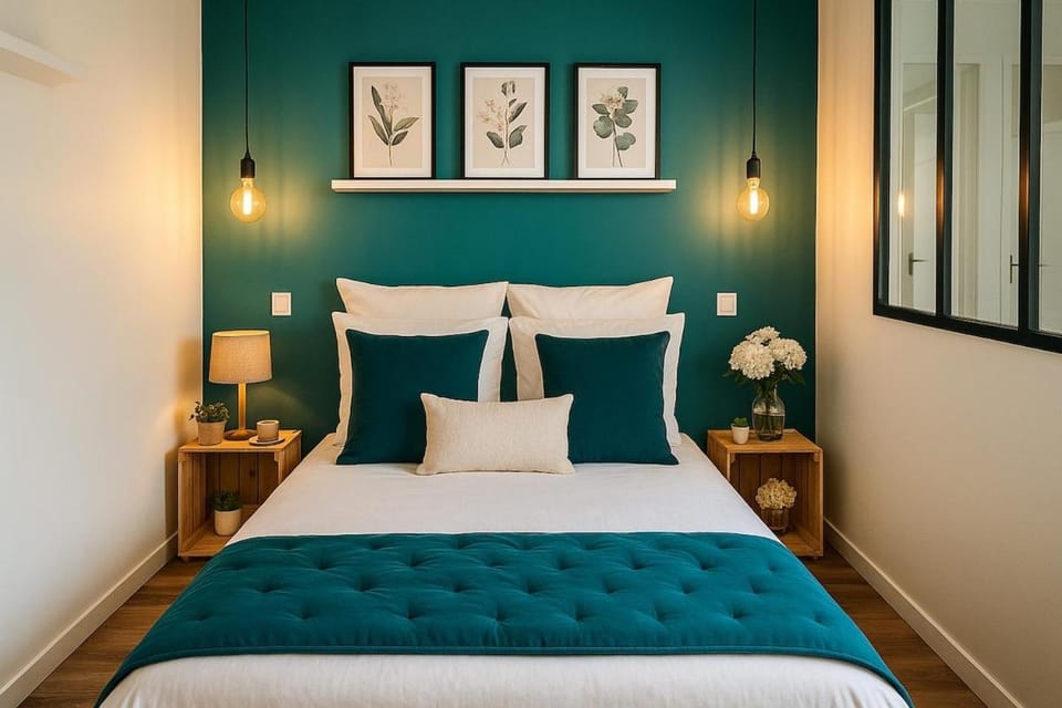 Bed, Photo of the whole room, Bedroom