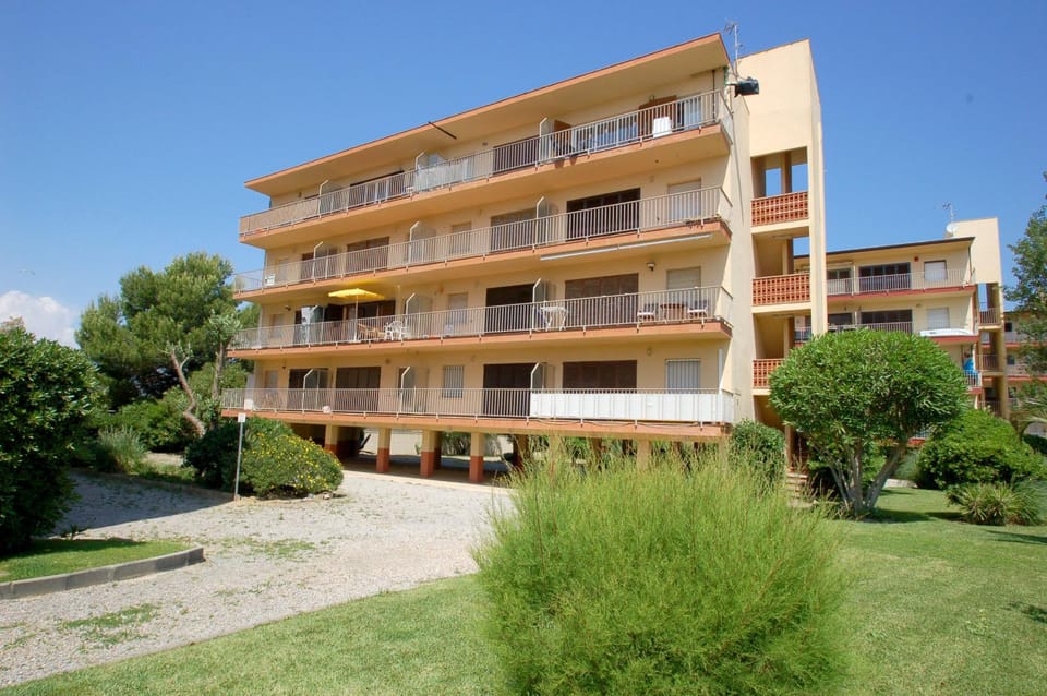 Property building, Facade/entrance, Off site