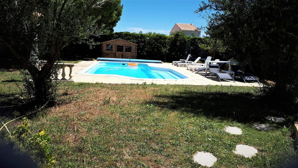 Gîte 3 étoiles 300m plage piscine privée grand jardin House in Nouvelle-Aquitaine